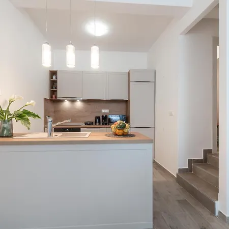 Apartment Silent Sunny Arc