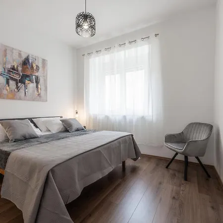 Apartment Silent Sunny Arc *