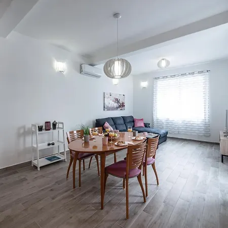 Apartment Silent Sunny Arc