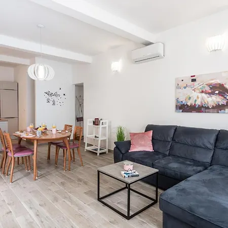 Silent Sunny Arc Daire *