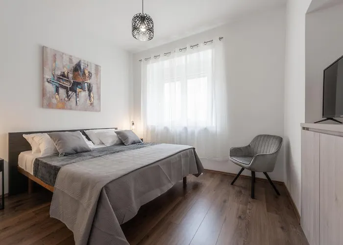 Apartment Silent Sunny Arc *