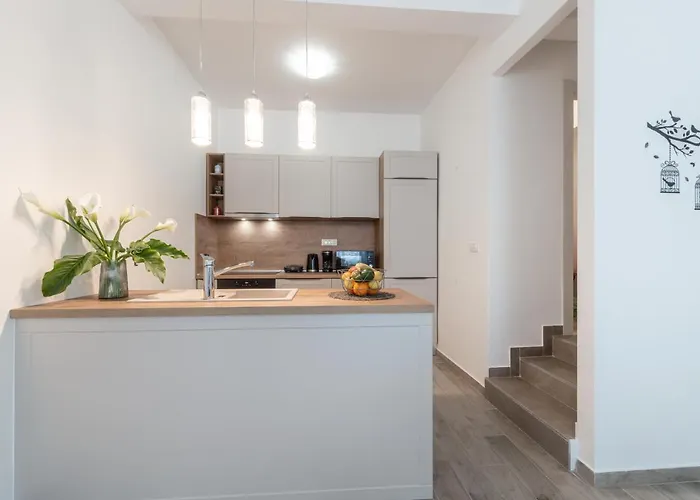 Apartment Silent Sunny Arc
